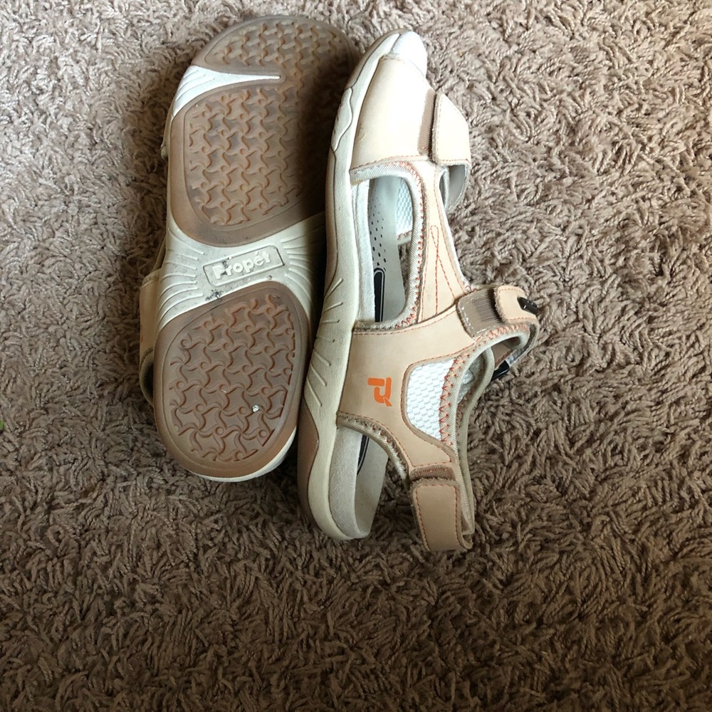 Propet-Tan-Sz 8 1/2M-Podiatrist Recommended-LIKE NEW - Picture 4 of 16